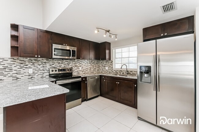 Building Photo - 514 Highview Cir S