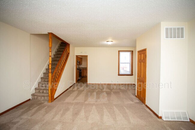 Building Photo - 511 Kossuth St