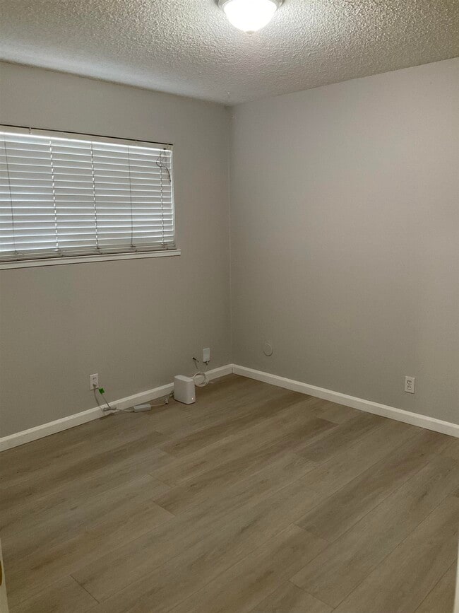 Foto del edificio - 1108 W 5th St