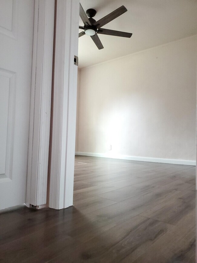 Foto del edificio - 1086 Clinton Rd