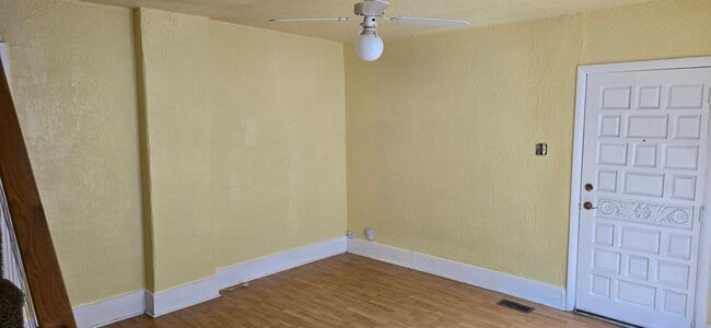 Front Room - 534 Windsor St E
