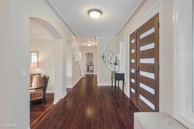 Building Photo - 5 br, 4 bath House - 1239 La Peresa Dr