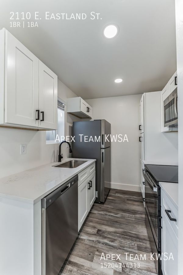 Building Photo - $895- Beautifully Remodeled 1 Bed | 1 Bath...