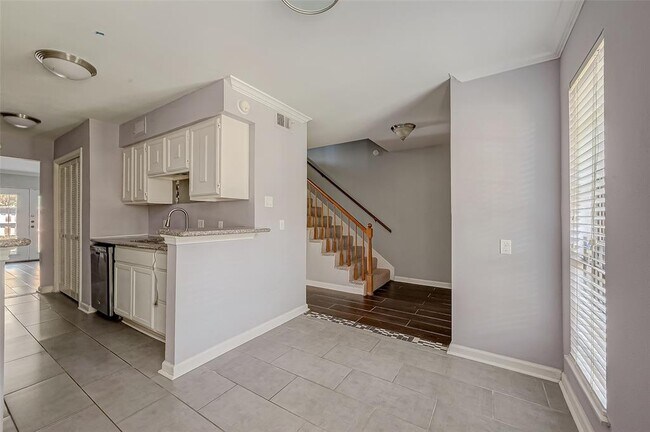 Building Photo - 6611 Wanda Ln