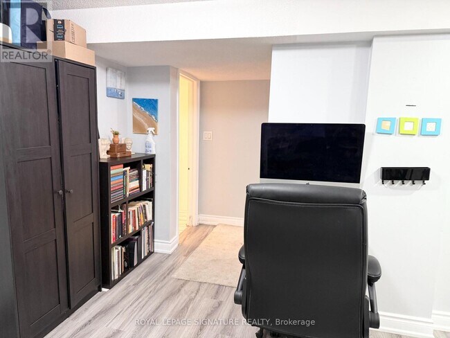 Photo du bâtiment - 111 Ellington Dr