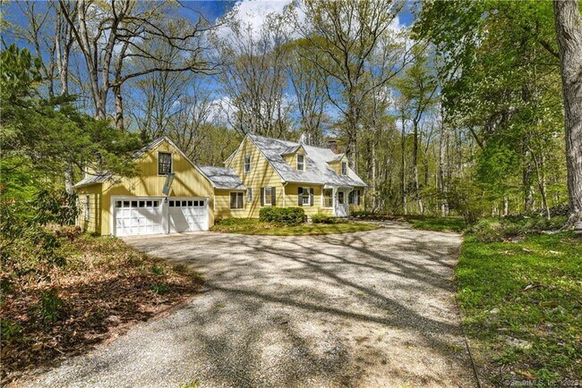 Foto del edificio - 792 Smith Ridge Rd