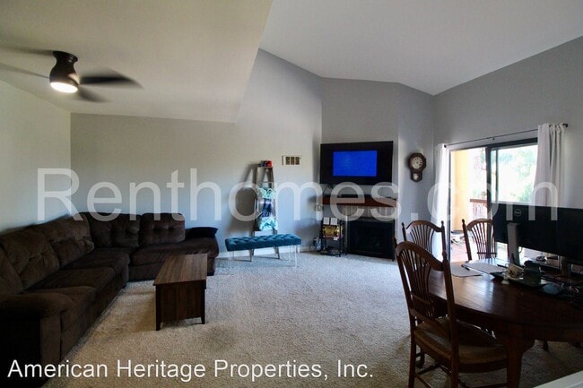 Building Photo - 1065 Fresno St