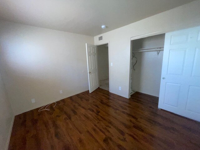 Foto del edificio - "Chic & Cozy 2-Bedroom Haven with Hardwood Charm in Las Vegas!"