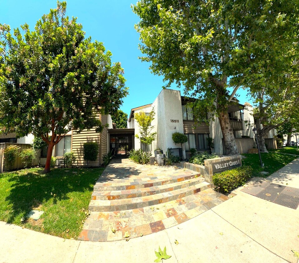 Main Building Entrance - 15511 Sherman Way
