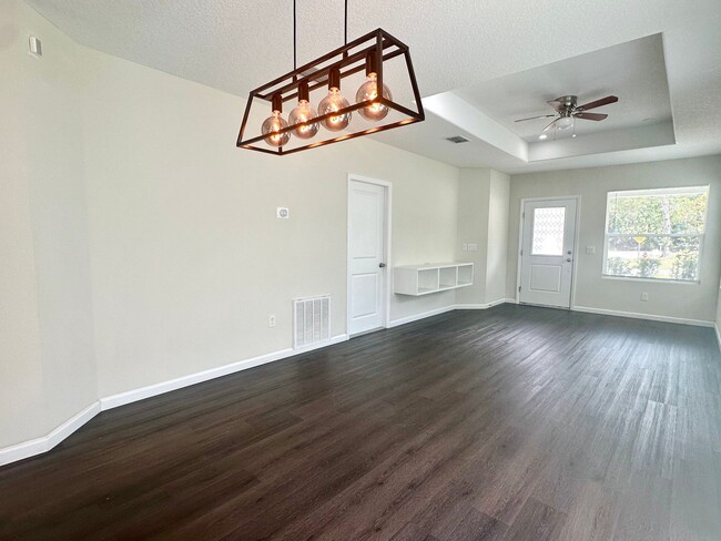 Building Photo - Live smart & stylish in this modern 3BR Eu...