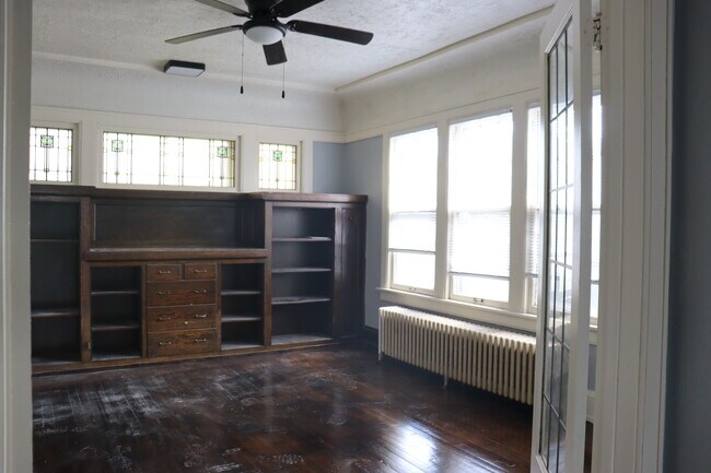 Dinning room - 4730 W Center St