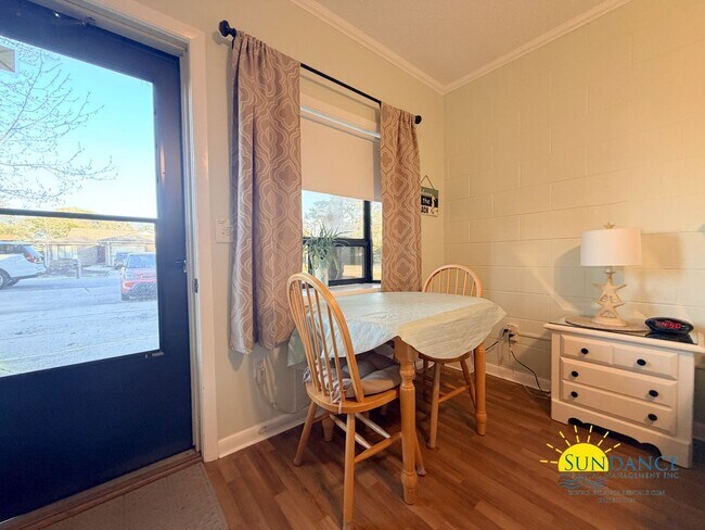 Foto del edificio - Fully Furnished Studio Living in Shalimar with All Utilities Included!