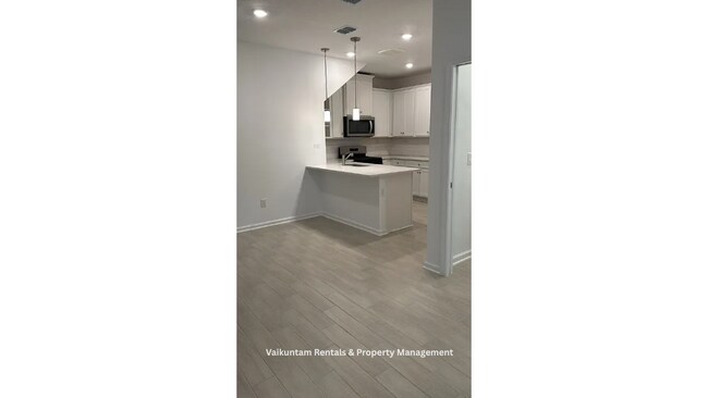 Foto del edificio - 563 Cherry Elm Dr