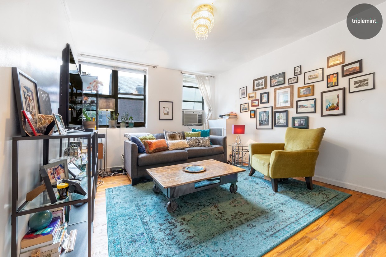 Foto principal - 214 East 17th Street