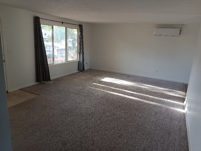 Foto del edificio - 635 SW 55th St
