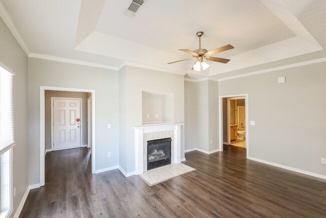 Building Photo - 1571 Spencer Dr