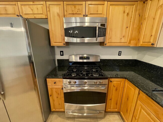 Foto del edificio - 3 Bedroom / 3 Bathroom in North Reno Near UNR