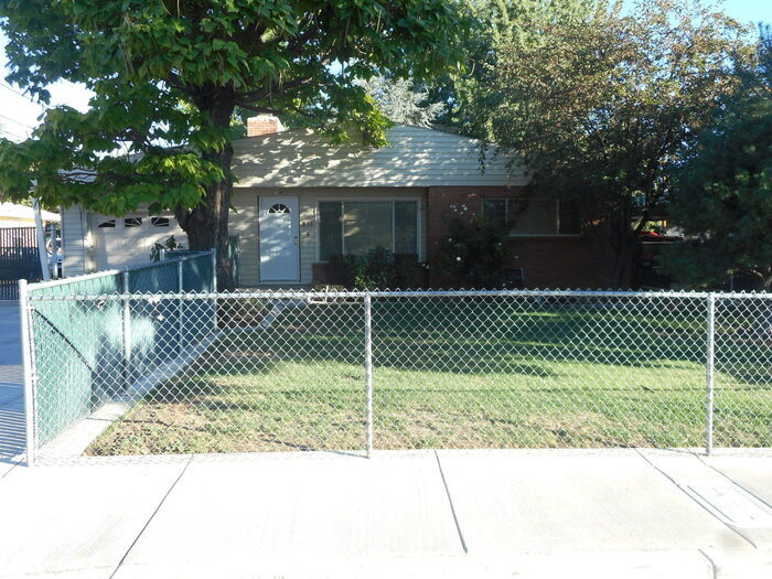 Primary Photo - 924 H Street - 3 BD, 2 Ba, 1 Car Garage Ho...