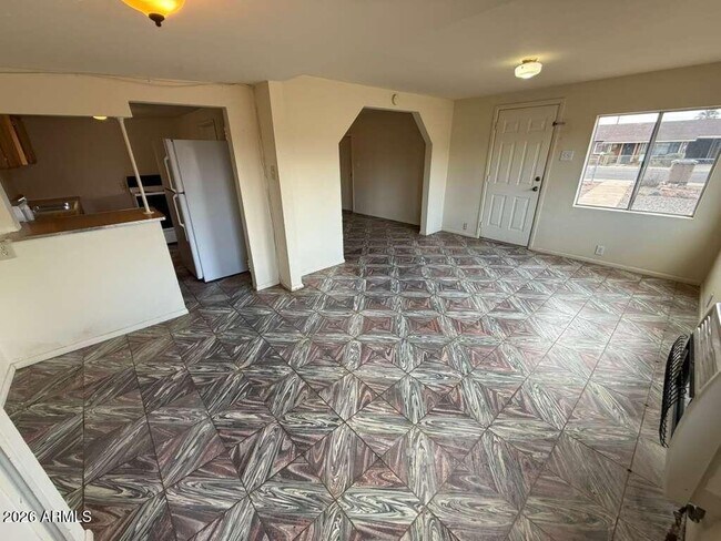 Foto del edificio - 1365 E 20th St