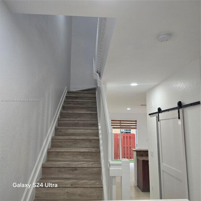 Foto del edificio - 9153 SW 227th St