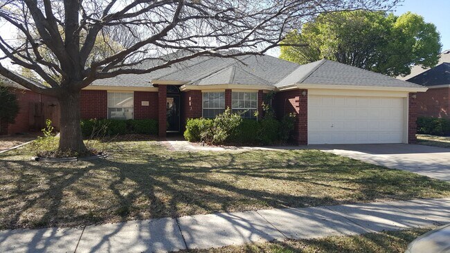 Building Photo - Welcome Home!!
