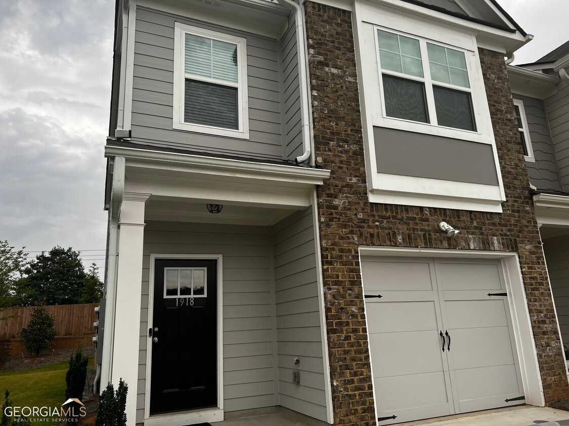 1918 Plainsboro Dr, Lithonia, GA 30058 Townhouse for Rent in Lithonia