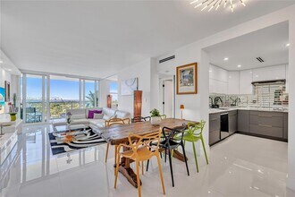 Building Photo - 5600 Collins Ave