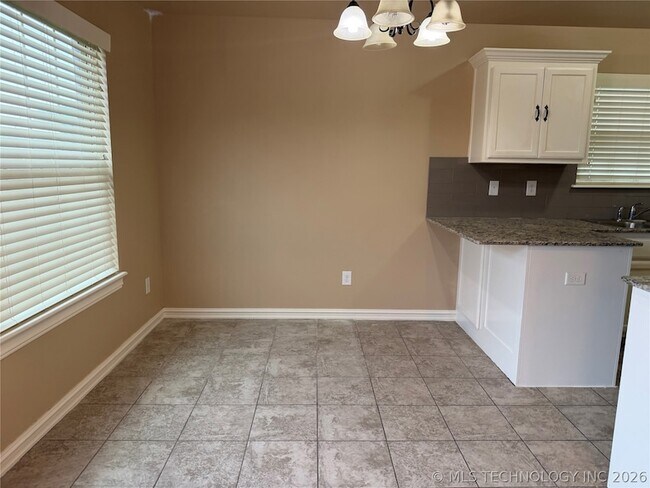 Building Photo - 1038 E 146 Ct S