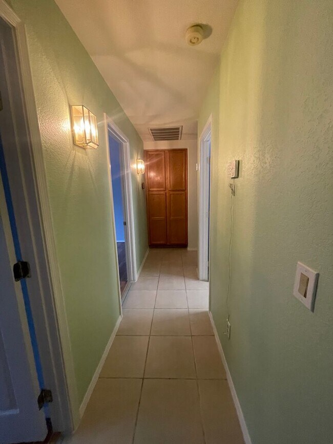 Foto del edificio - 3537 N 64th St