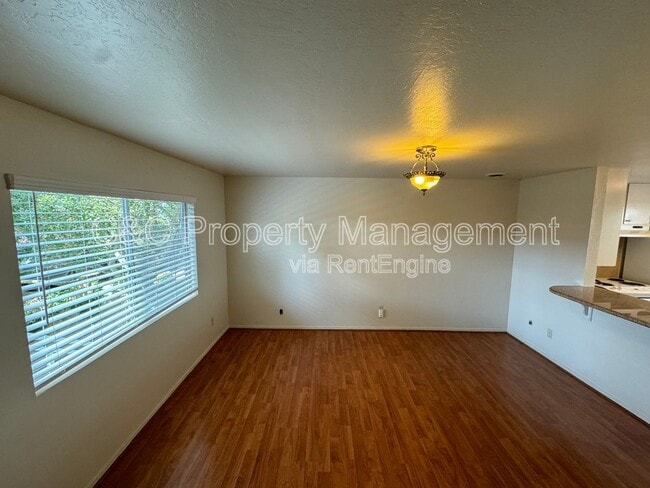 Building Photo - 830 Parcel St