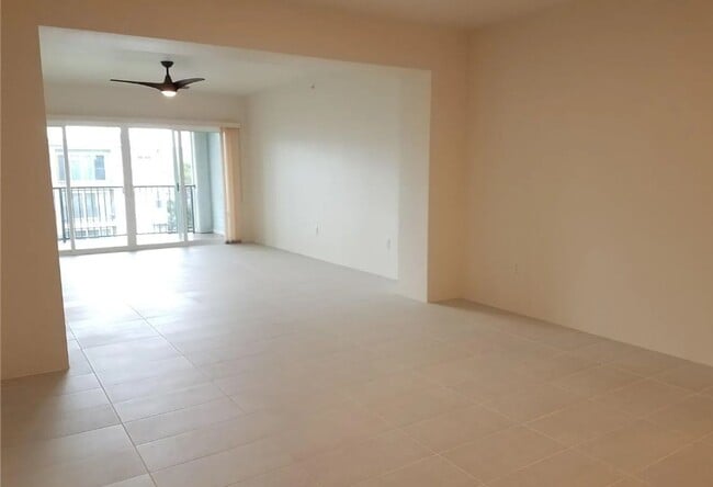 Building Photo - Modern Touches. Pets Negotiable.