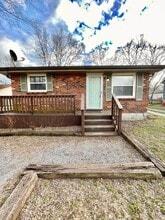 Building Photo - 252 Robinwood Ave