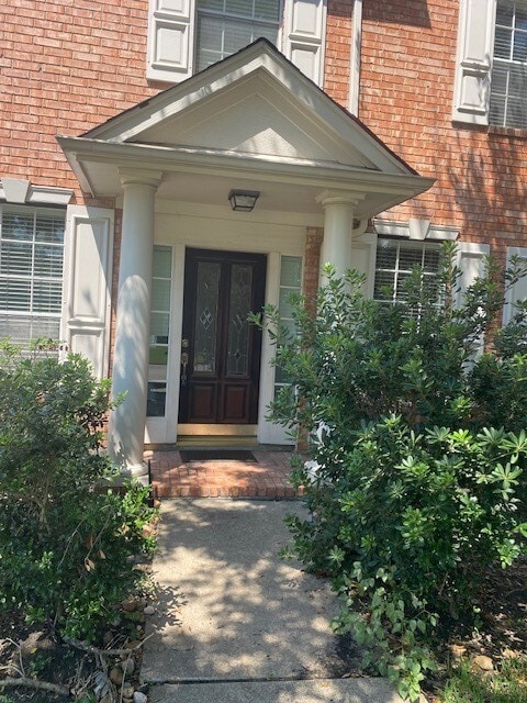 Building Photo - 11147 Carriage Lake Dr