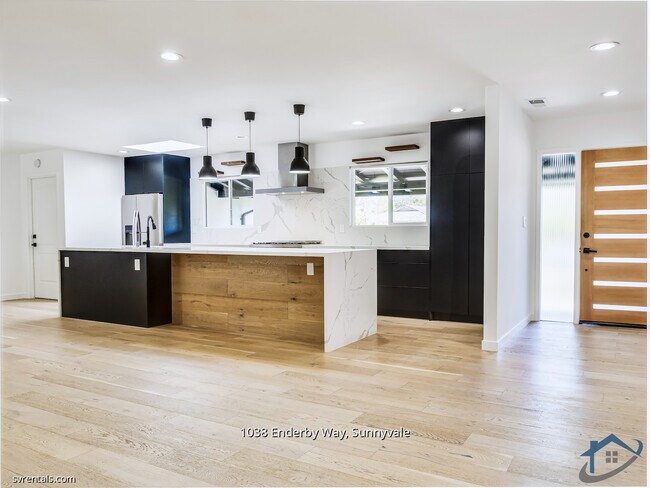 Foto del edificio - 1038 Enderby Way