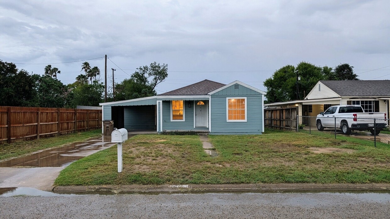 Primary Photo - 1010 S 5th Ave