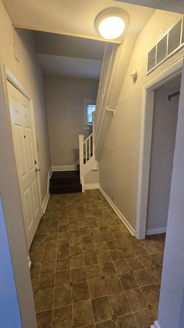 Foto del edificio - Spacious 4 Bed, 1.5 Bath!