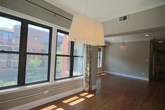Building Photo - 5500 N Glenwood Ave