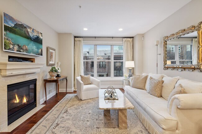 Building Photo - 551 S 10th St