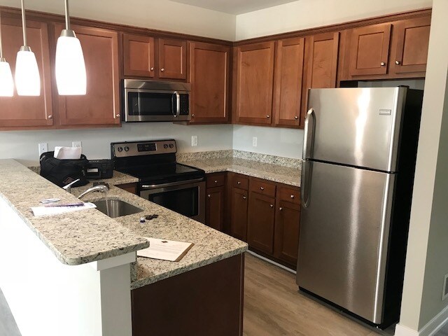 Kitchen - 1262 Talbert St SE
