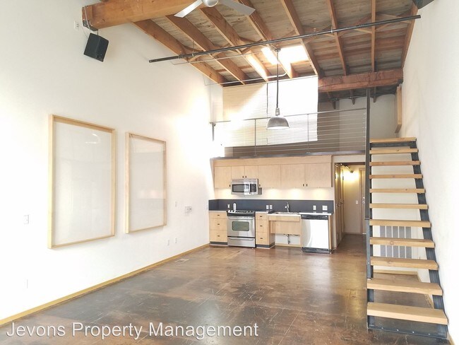 Building Photo - Studio, 1 bath House - 502 Wisconsin Ave #12
