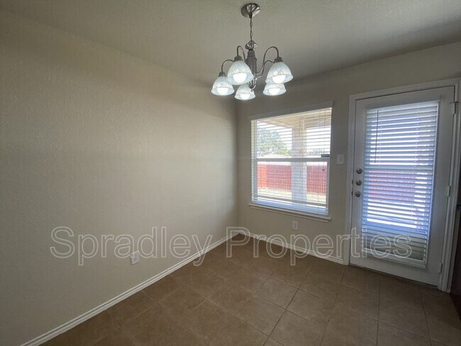 Building Photo - 903 Starlight Dr