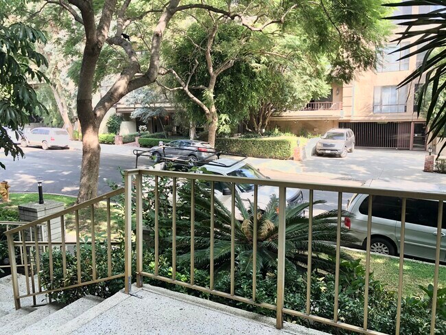 Foto del edificio - 1203 N Kings Rd