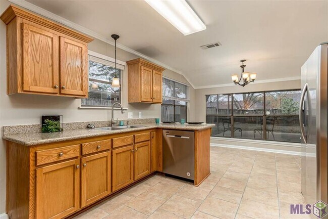 Foto del edificio - Stylish, Spacious & In a Prime Baton Rouge...