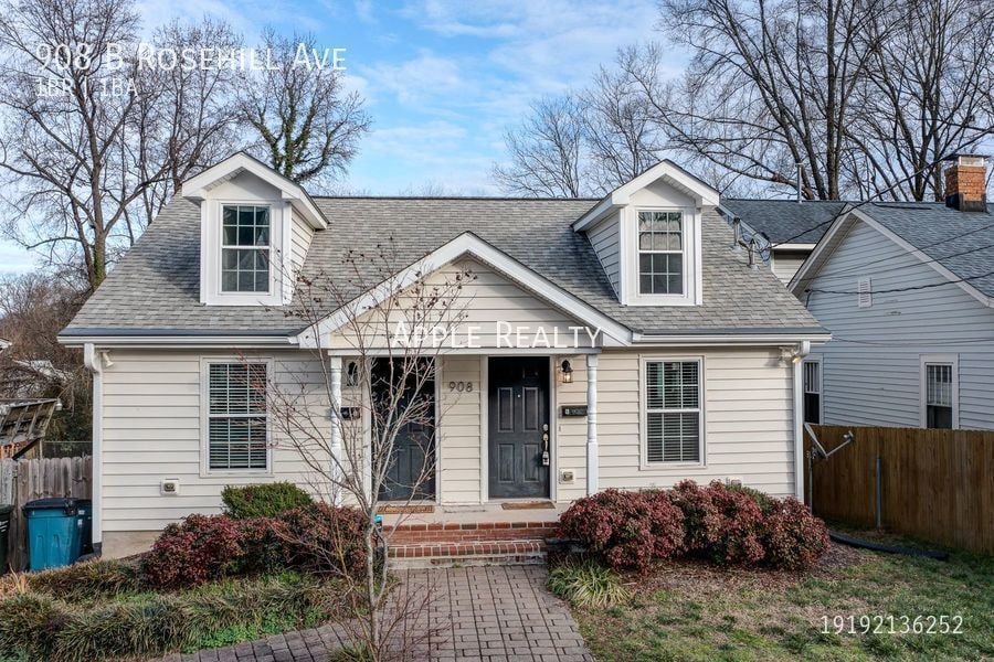 Primary Photo - 908-B Rosehill - Available Now!