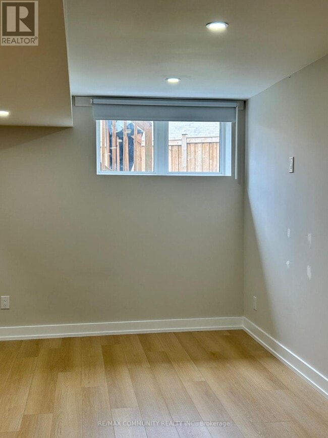 Building Photo - 30 Red Blossom Ct