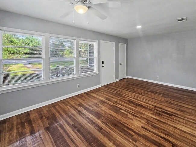 Building Photo - 1302 Westward Ave