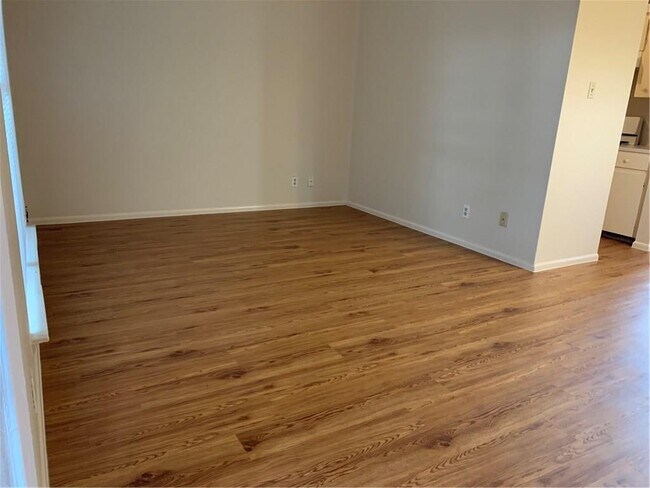 Building Photo - 2319 Greenfield Pkwy