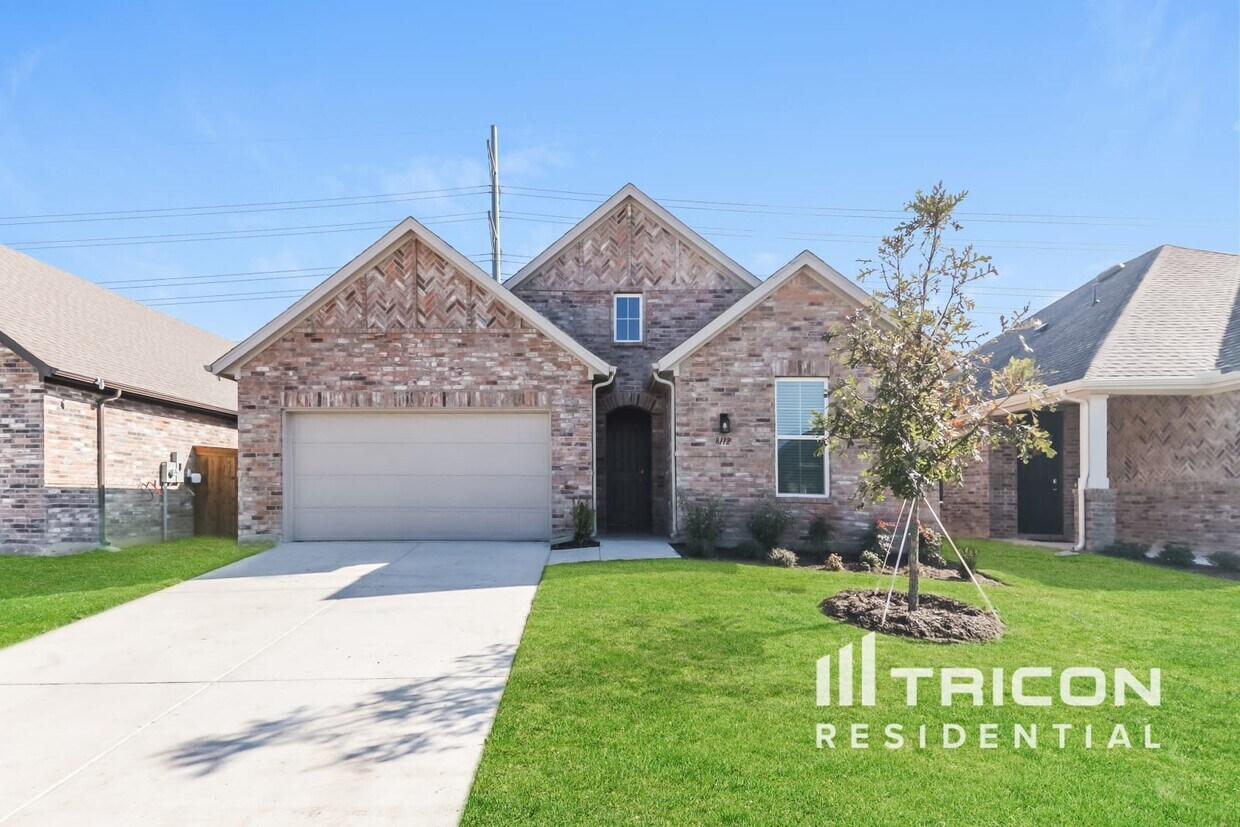 Primary Photo - 8112 Brookhaven Dr