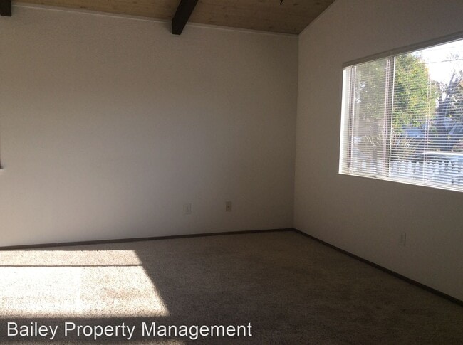 Building Photo - 3 br, 1 bath House - 408 Palm St