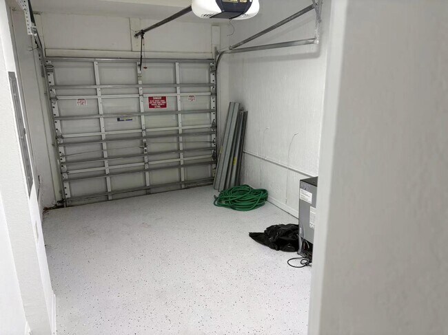 Foto del edificio - 11500 NW 33rd St